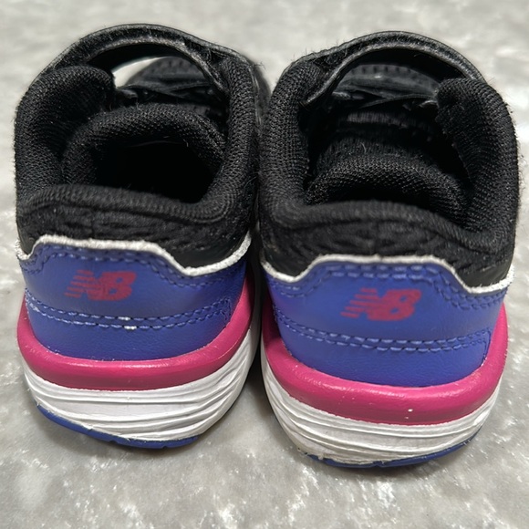 New balance girls sneakers - Picture 3 of 5